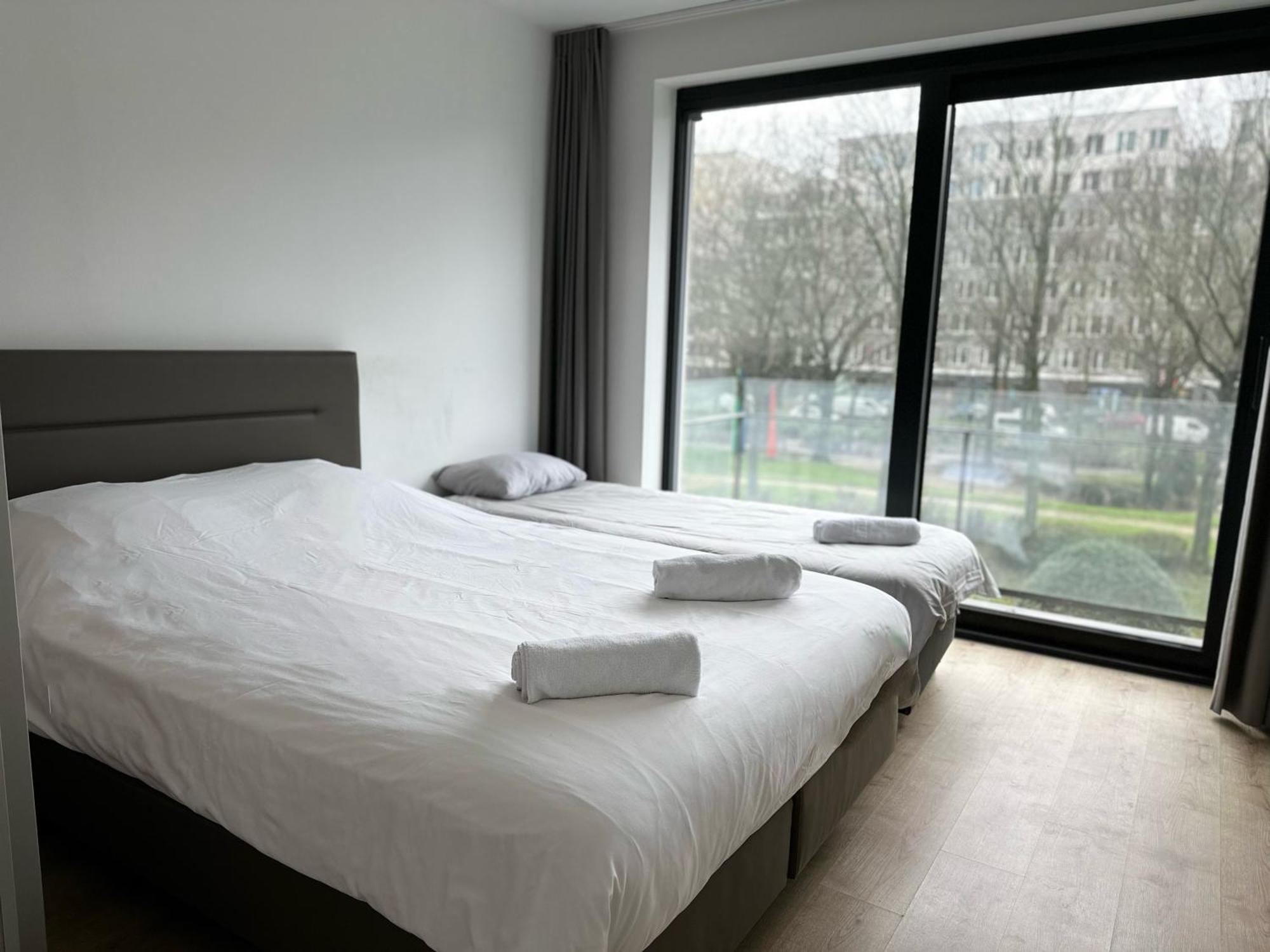Furnished 2 Bedroom Apartment In City Center — Photos 1